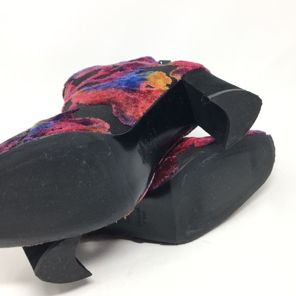 Stuart Weitzman Bacari Botanic Velvet Boots - Picture 6 of 9